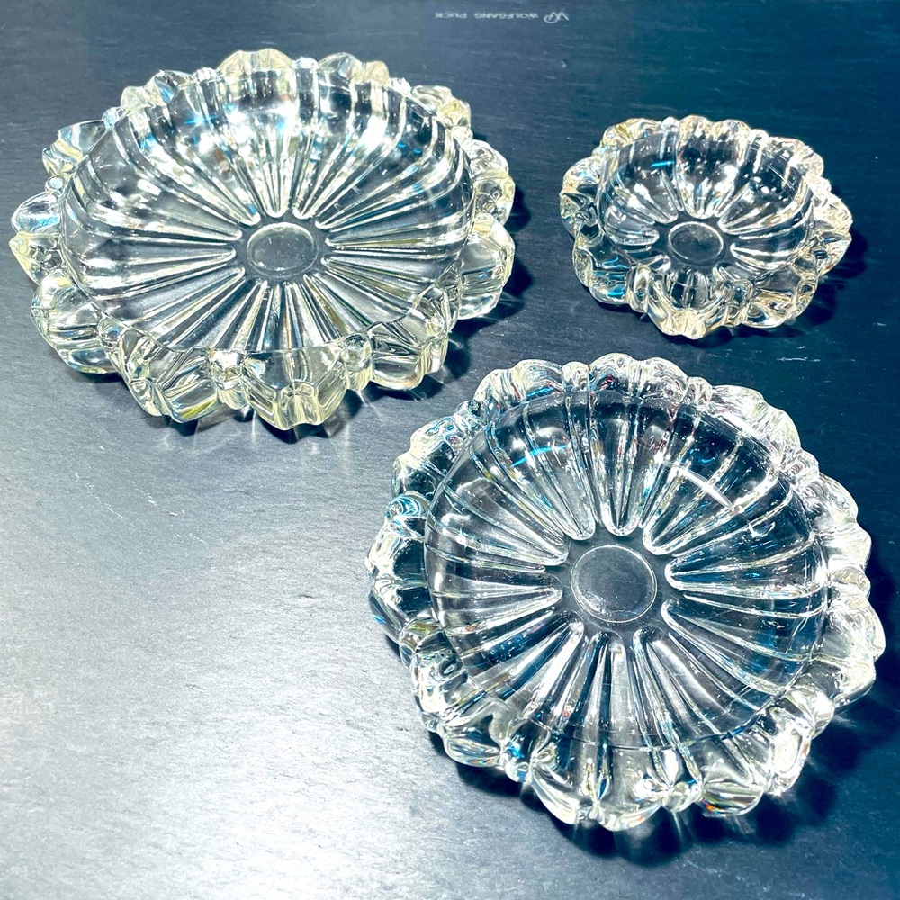 1960's Vintage Hazel Atlas Nesting Clear Glass Ashtrays Set of 3
